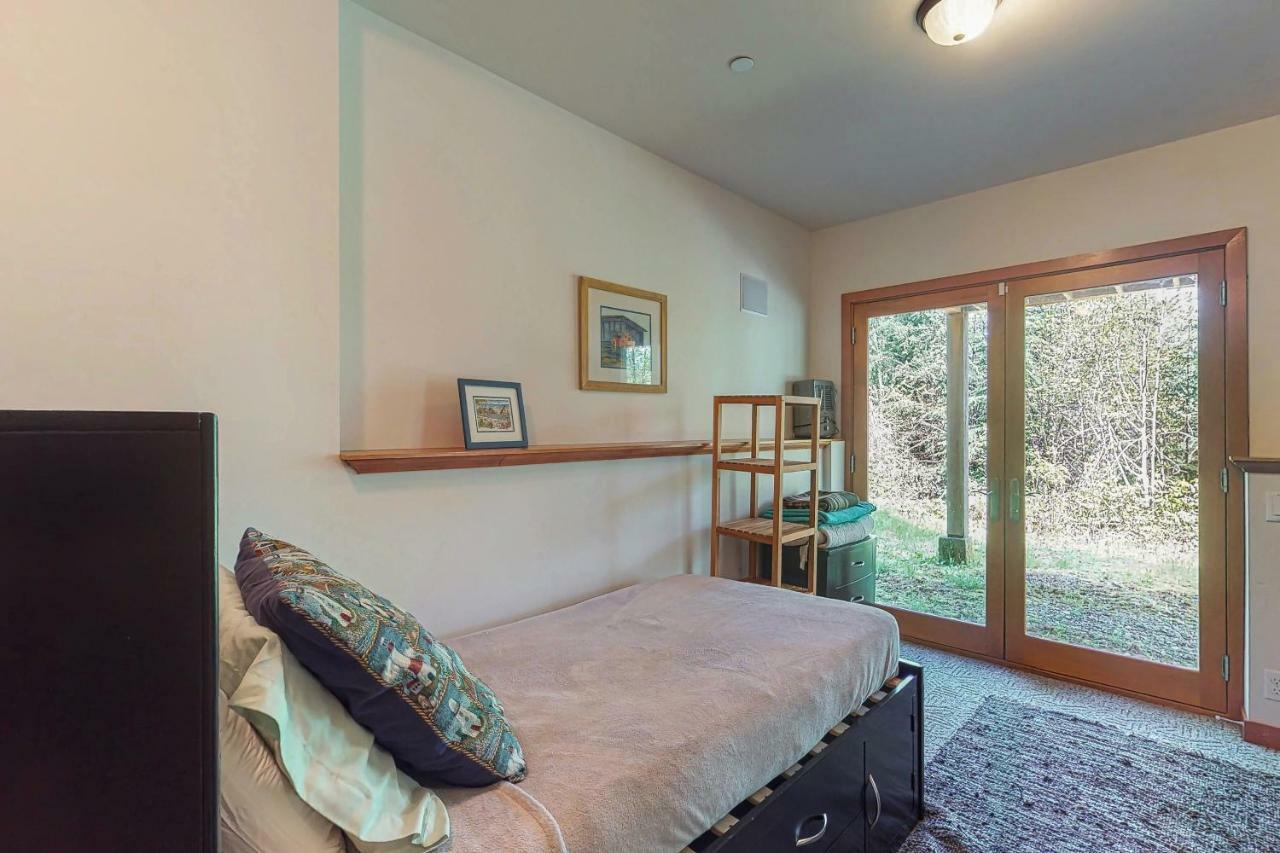 Lake Stevens Woodland Hideaway In The Hillsヴィラ エクステリア 写真